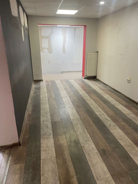 Inchiriez spatiu comercial.