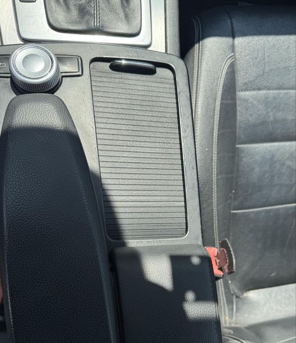 Mercedes-benz W204 W212 W207 Щора за централна конзола