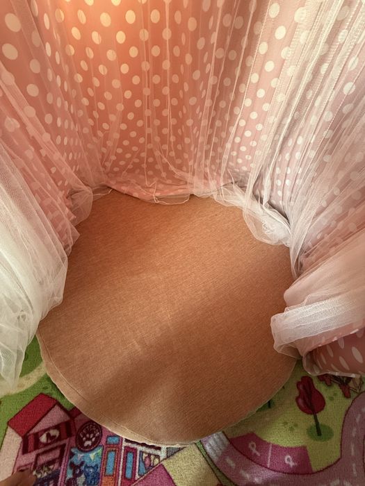 Baldachin cu perna si tulle