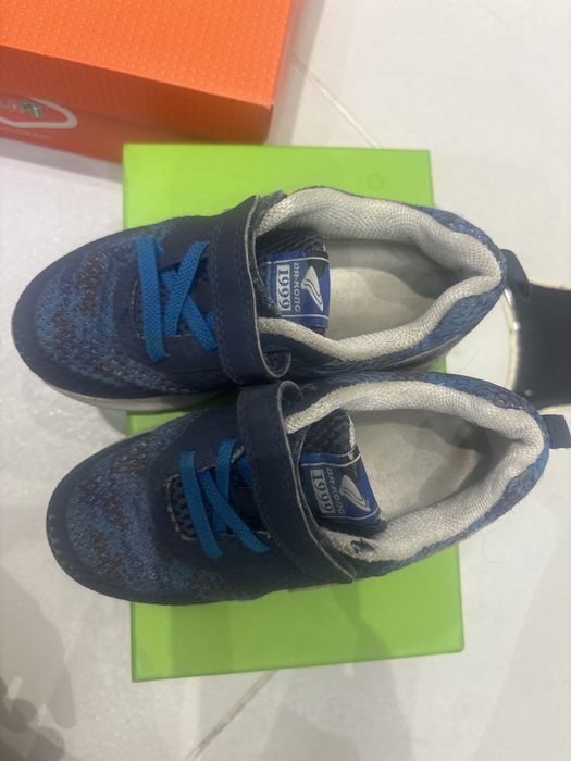 продам кроссовки для мальчиков