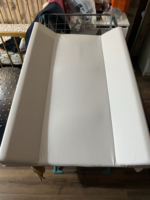 Пеленальный стол