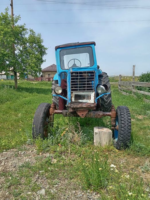 Продаётся Трактор