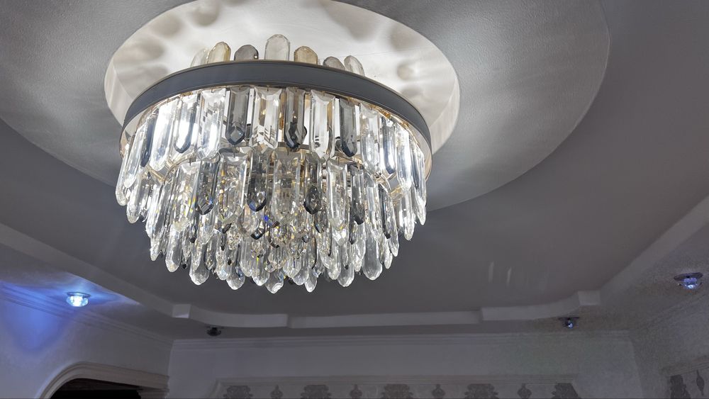 Продам люстры в хорошем состоянии