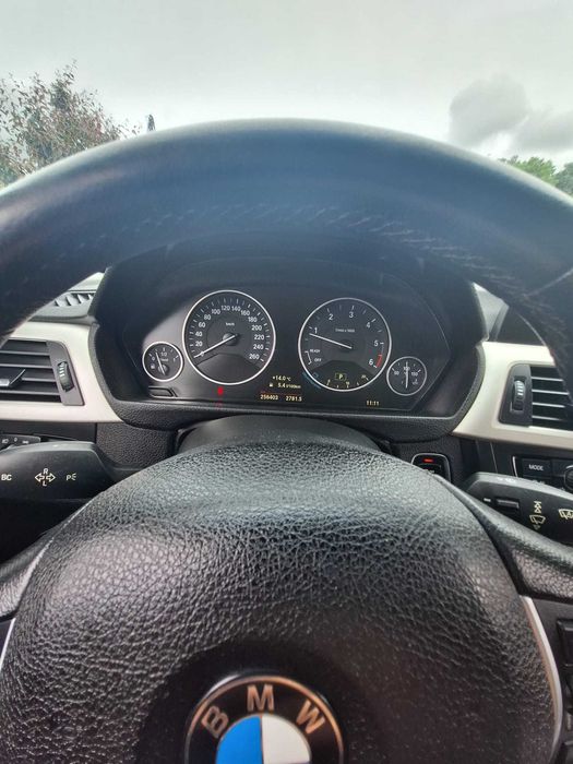 Vând BMW 320 anul 2014
