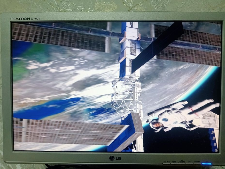 Monitor, klaviatura,kolonka/Продается монитор, клавиатура,колонка