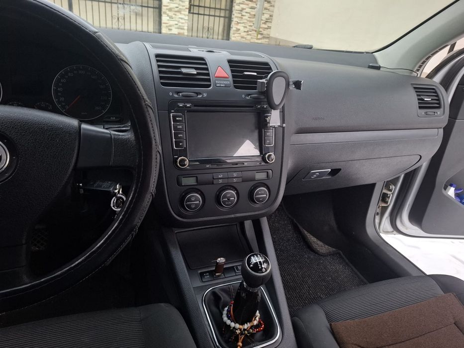 Vând Volkswagen Golf 5, an 2008