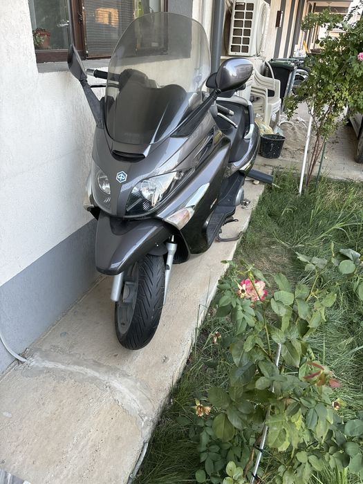 Piaggio X-Evo 250 IE – 2008 – 28.000 km – Primul proprietar