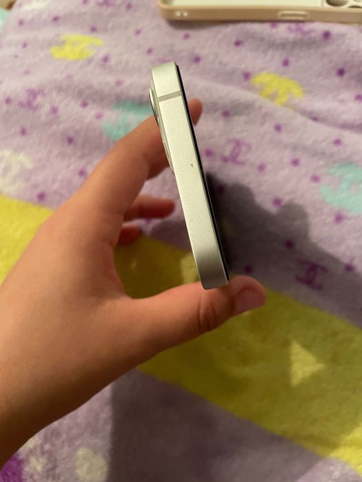 iPhone 13 белый 128гб