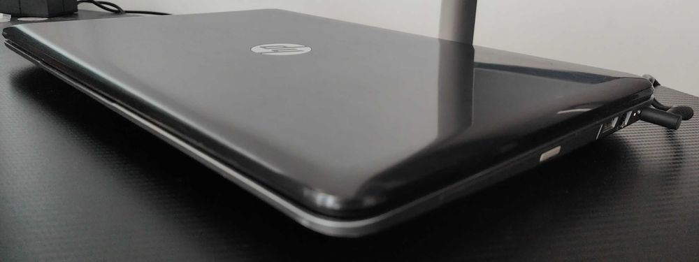 Laptop HP Pavilion Protect Smart, Intel Core i3 display 17 inch fisurat ,incarcator HP