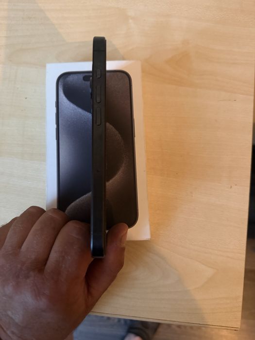 Iphone 15 pro 256gb.