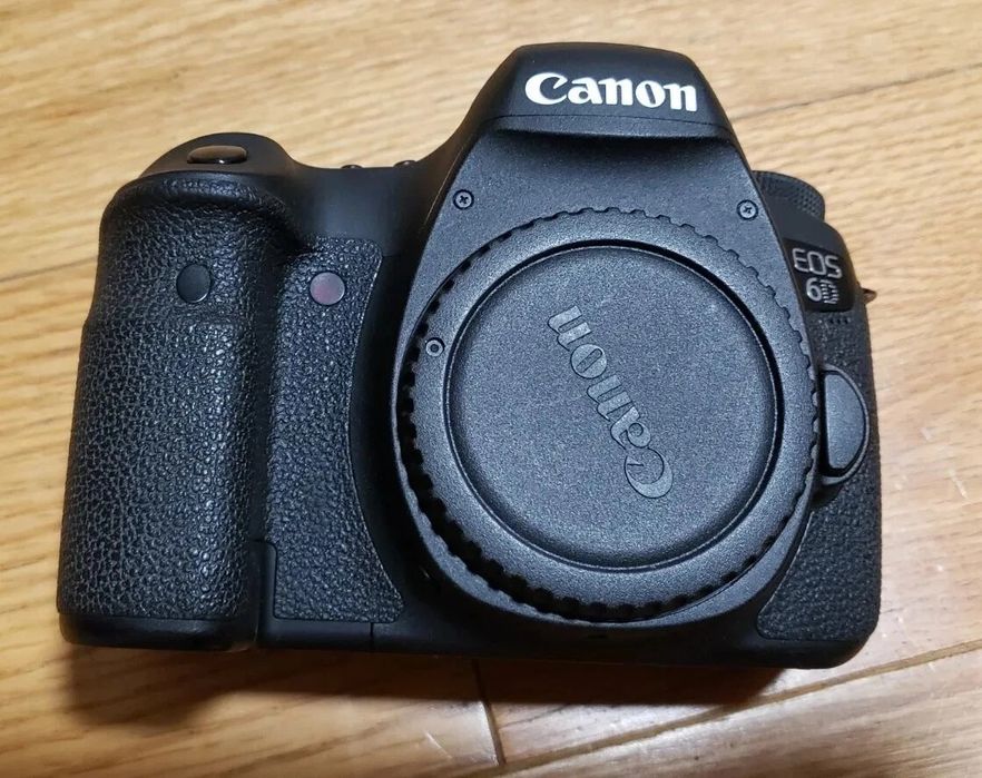 DSLR Canon 6D body