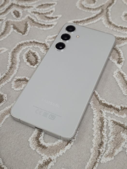 Samsung S24+ plus 256 gb white