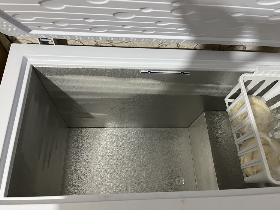 Морозильник Бирюса 240KX 220 л белый