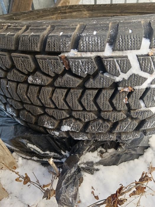 Продам шины на 17"