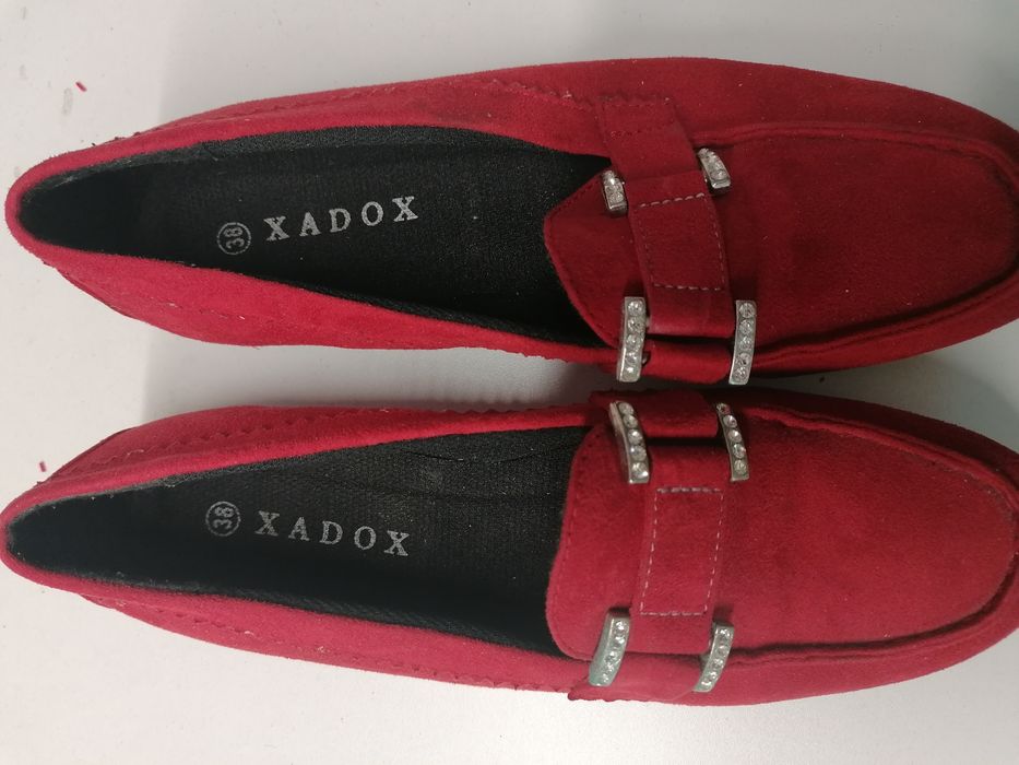 Vând sandale și mocasini