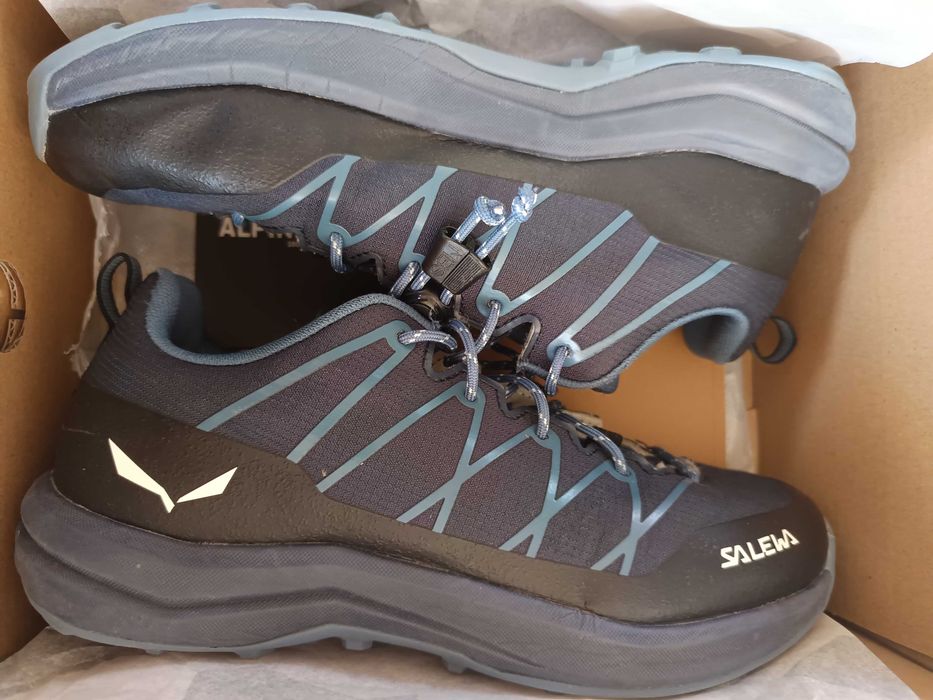 Туристически обувки Salewa номер 35