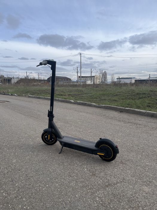 Электросамокат Ninebot KickScooter Max G30