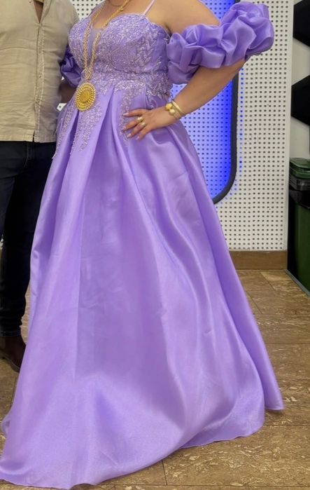 Продавам официални рокли