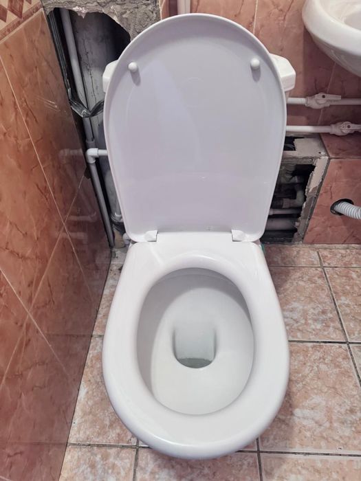 Продается унитаз