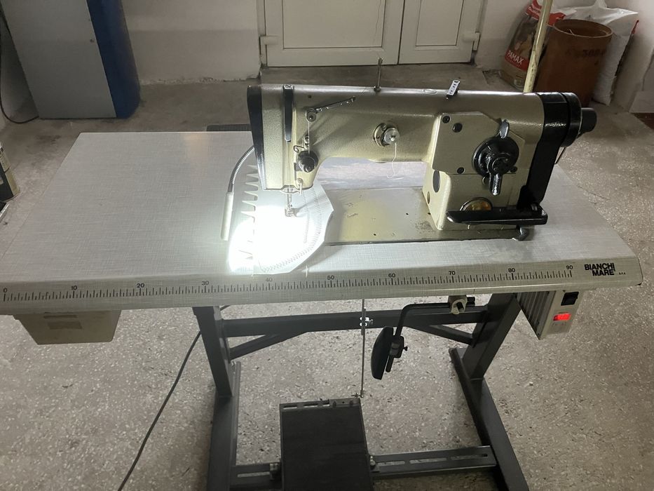 Vand doua masini de cusut 1 Adler si 1 Pfaff