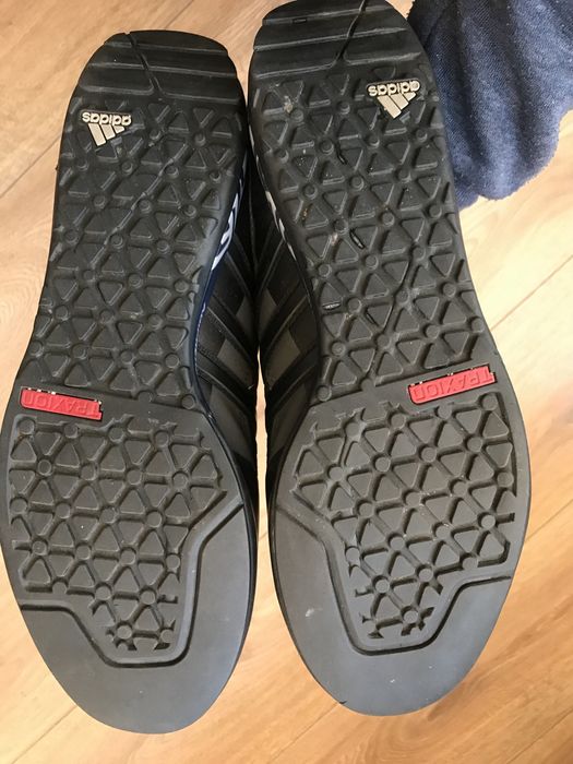 Маратонки 42,5