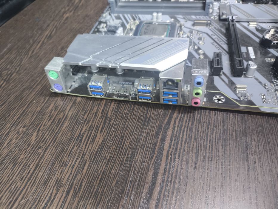 Gigabyte Z390+i5 8400