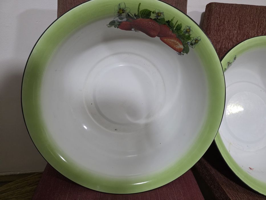 Таз эмалированный большой 2 шт