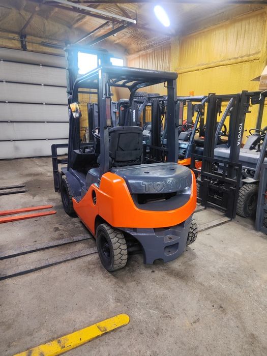 Продам вилочный погрузчик. Кара