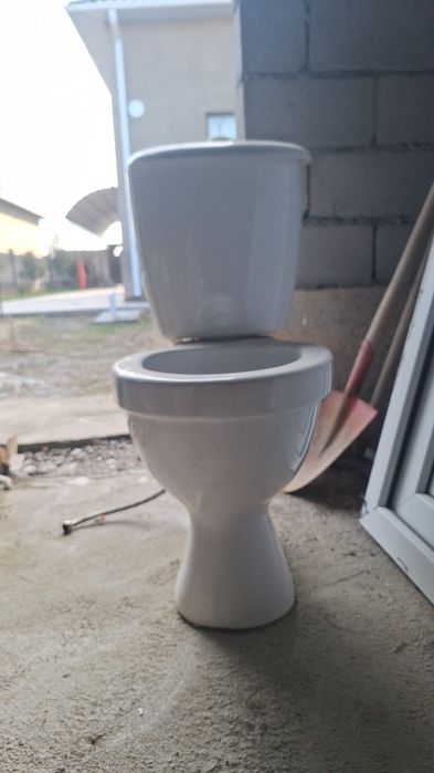 Унитаз сатылады саудасы бар