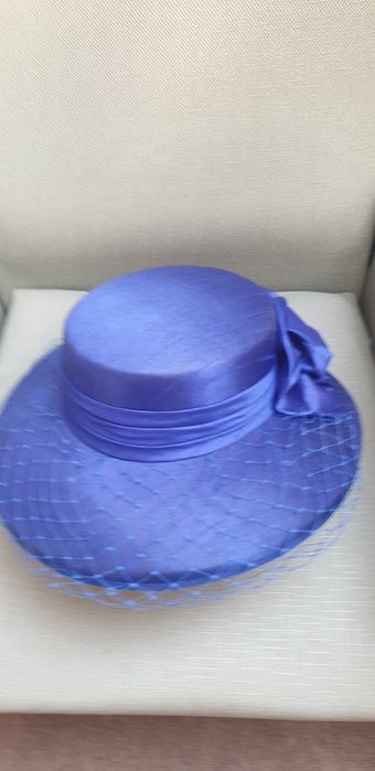 Palarie albastru pentru nunți