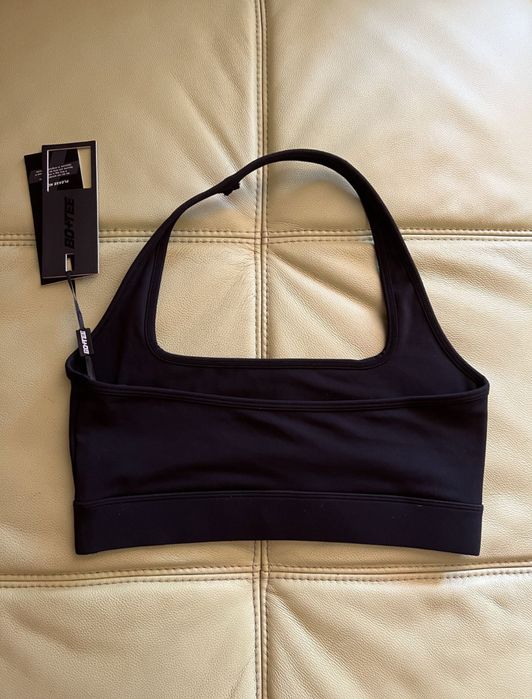 Спортно бюстие и клин Alo Yoga, Adanola, Bo+Tee, Oh Polly