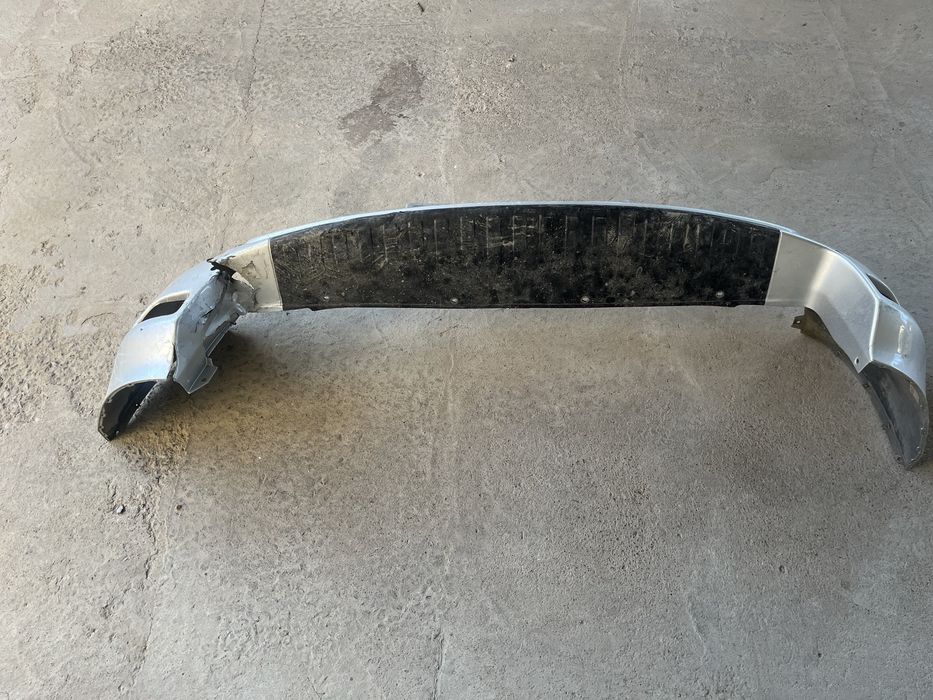 Бампер задний на rav4