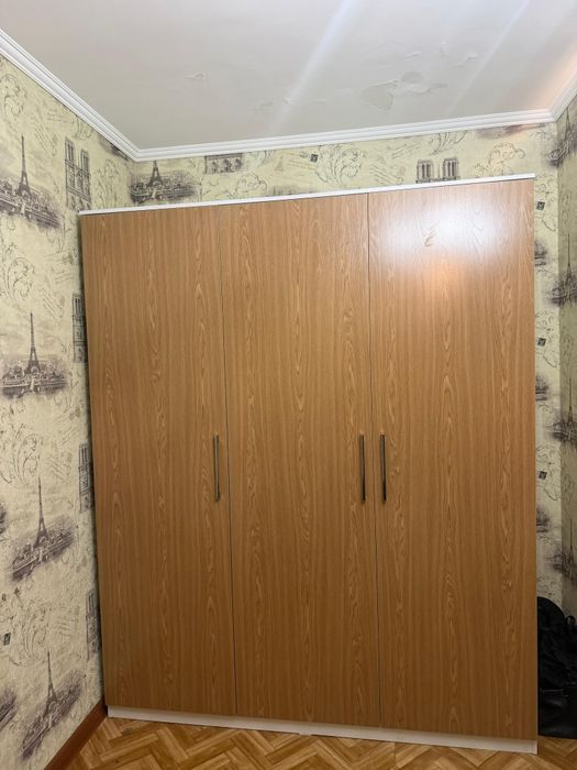 Шкаф почти новый