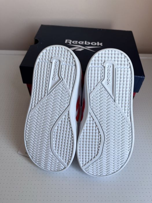 Нови кецове Reebok 23.5