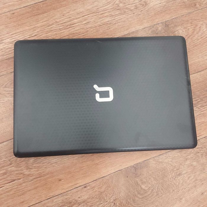 Продам ноутбук  б/у рабочий 15 000 тенге