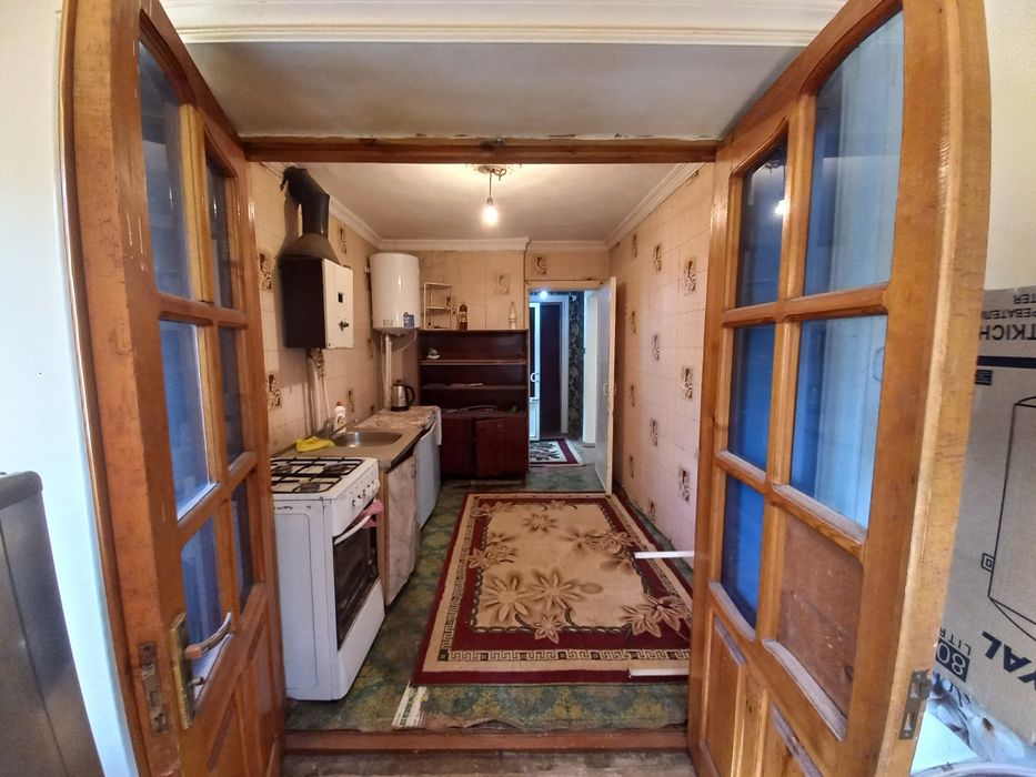 Арендага 1 хона 2 этаж Азиз бозорга якин.Агентство