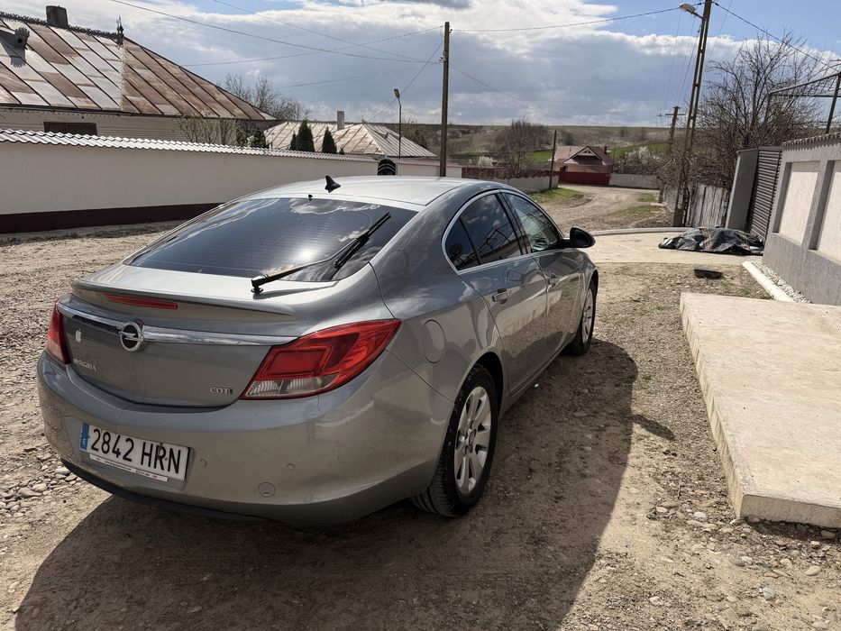 Masina functioneaza in parametrii normali,nu scoate fum ,nu consuma ulei