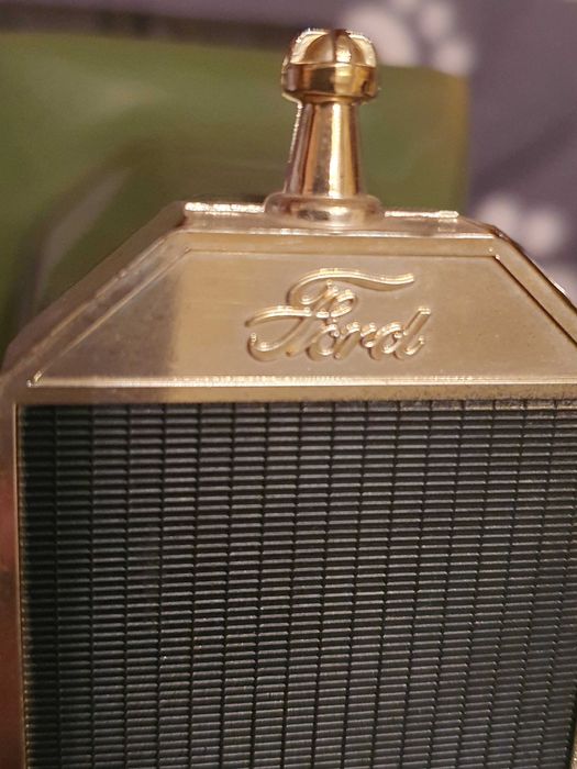 Sticla ceramica Masinuta Ford