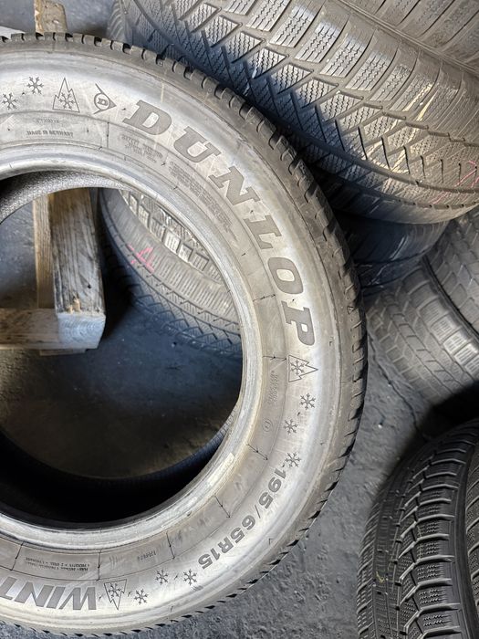 2 anvelope iarna 195/65/15 , Dunlop !