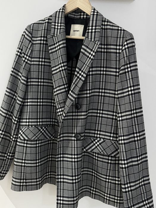 Дамско сако в черно/бяло с райе