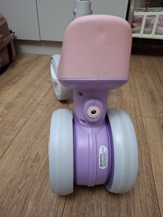 Bicicleta fara pedale cu 4 roti 1/3 ani