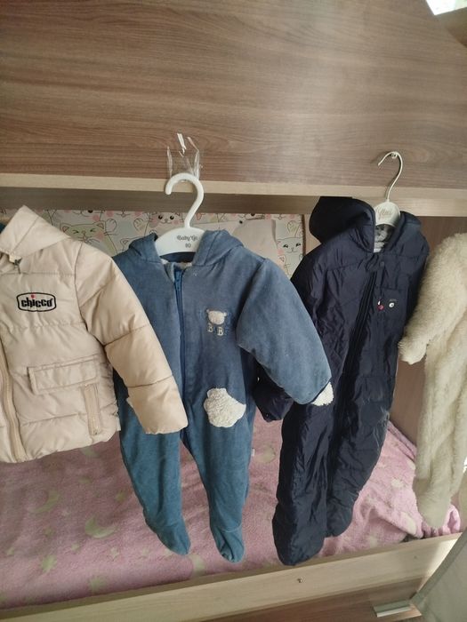 Продам детские куртки