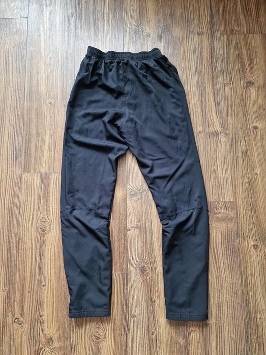 Страхотно мъжко долнище NIКЕ размер S ,без
забележки ,размери З4см е т