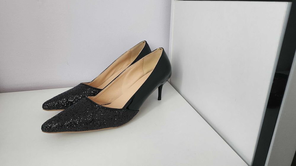 Черни дамски обувки на ток