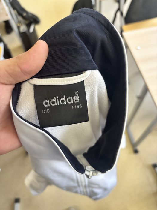 адилас ветровка