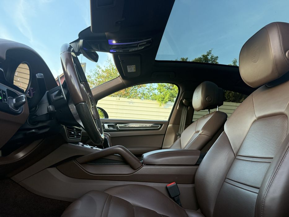 Porsche cayenne coupe hybrid 462 cp 2021