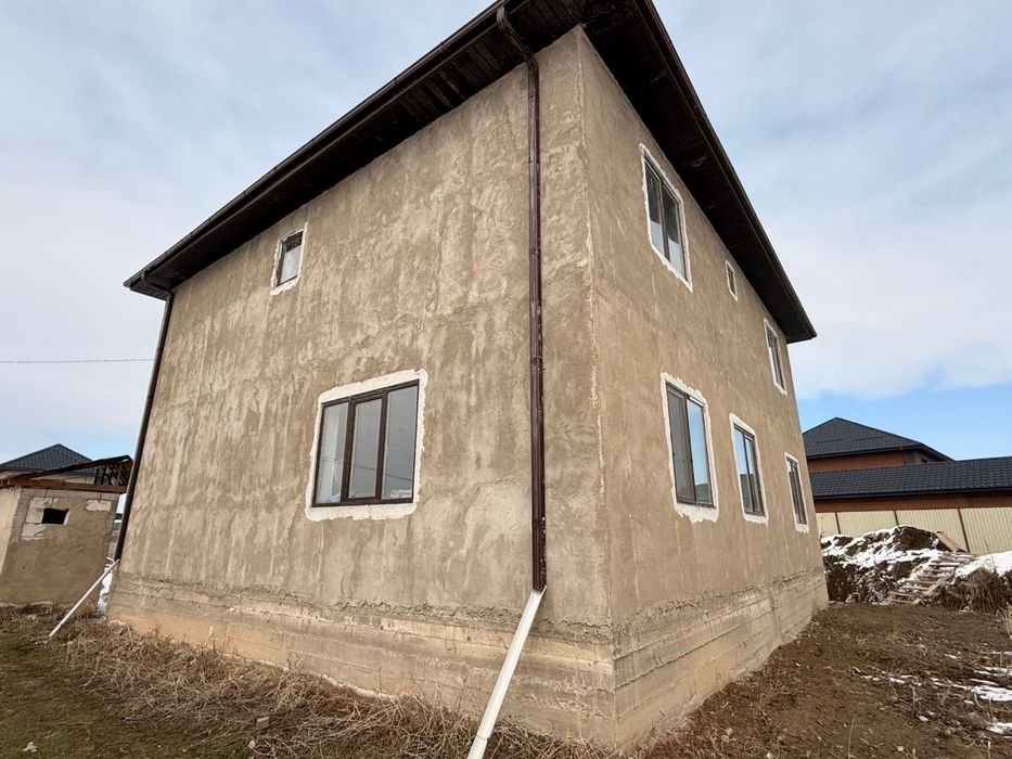 Продам 2х этажный частный дом