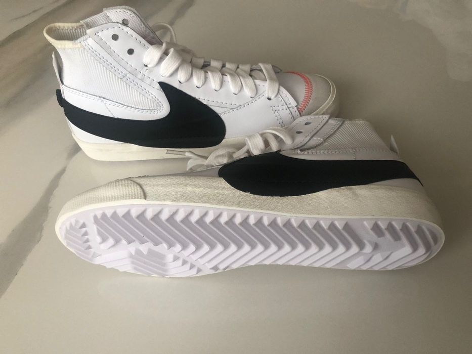 Nike • Big Swash •