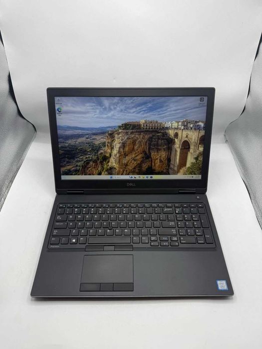 DELL/Core i7-8850H / ssd m.2 128gb/ 16gb/ P2000 ( 4gb )
