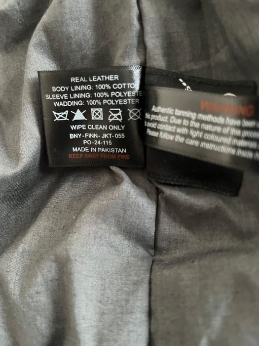 Jacheta de piele nouă cu eticheta